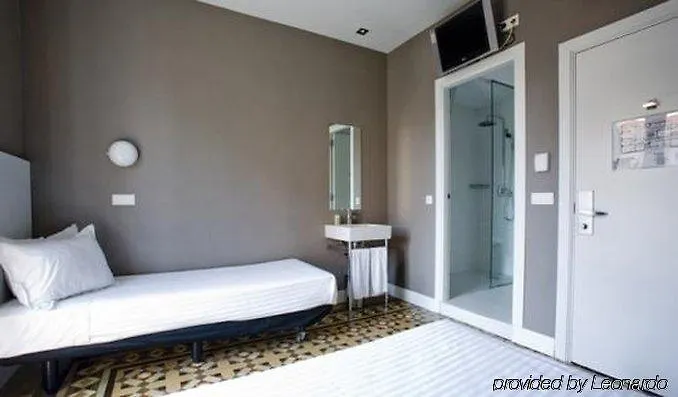 Hotel Praktik Garden Barcelona 2*,